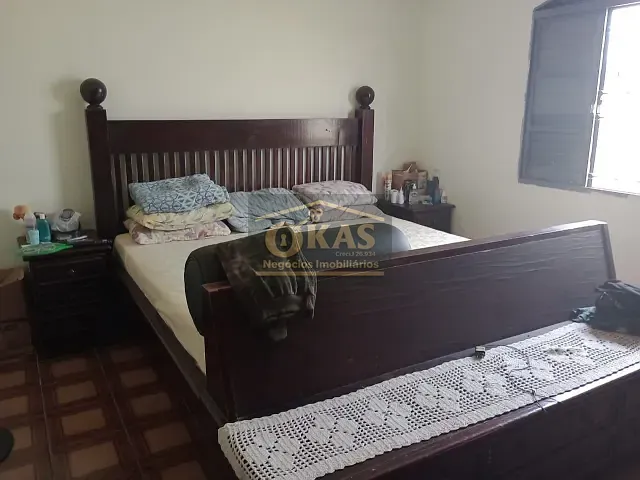 Casa com 300m² 2 quartos e 3 banheiros, à venda, no bairro Vila Colorado em Suzano