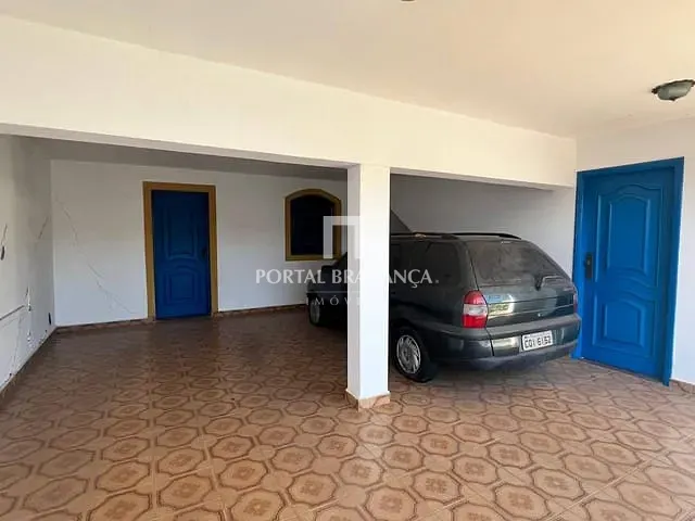 Casa com 570m² 3 quartos e 5 banheiros, à venda, no bairro Centro em Bragança Paulista