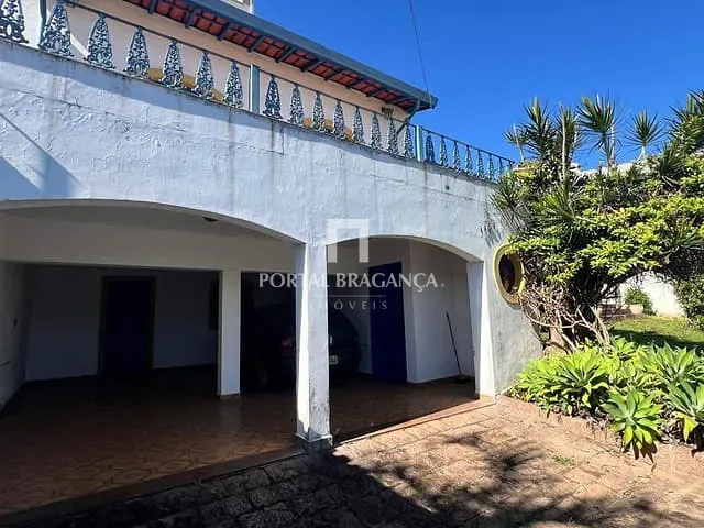 Casa com 570m² 3 quartos e 5 banheiros, à venda, no bairro Centro em Bragança Paulista