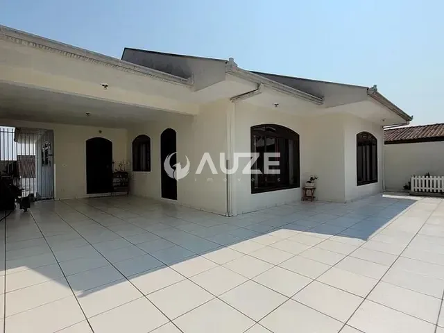 Casa com 280m² 4 quartos e 3 banheiros, à venda, no bairro São Braz em Curitiba