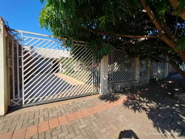 Casa com 300m² 3 quartos e 3 banheiros, à venda, no bairro Jardim Imagawa em Londrina
