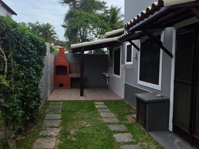 Casa 2 quartos e 2 banheiros, à venda, no bairro Colinas em Rio das Ostras