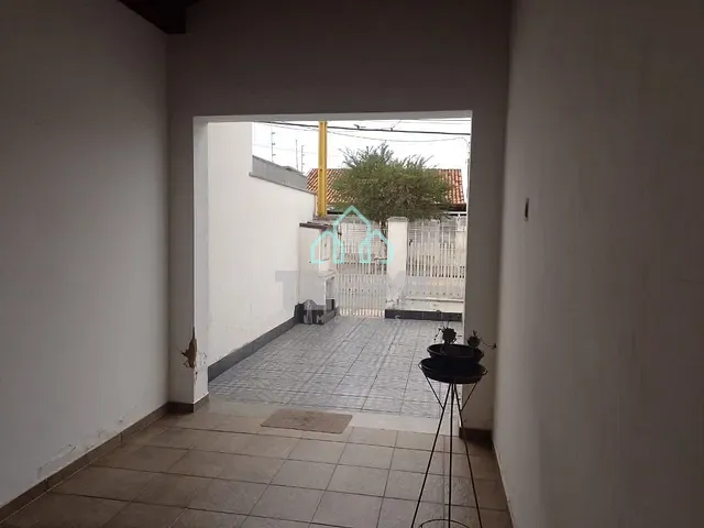 Casa com 250m² 3 quartos e 2 banheiros, à venda, no bairro Independência em Taubaté