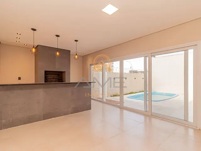 Casa 4 quartos e 3 banheiros, à venda, no bairro Centro em Pelotas