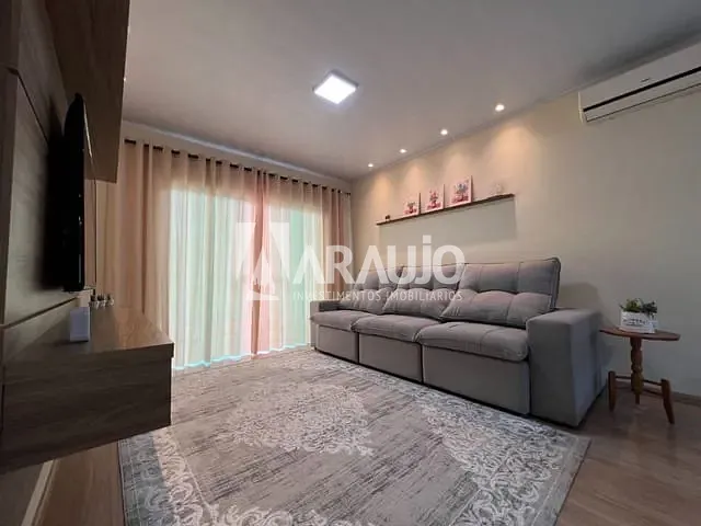 Casa com 150m² 2 quartos e 1 banheiro, à venda, no bairro Espinheiros em Itajaí