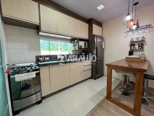 Casa com 150m² 2 quartos e 1 banheiro, à venda, no bairro Espinheiros em Itajaí