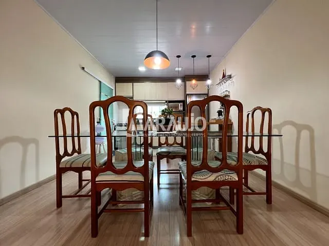 Casa com 150m² 2 quartos e 1 banheiro, à venda, no bairro Espinheiros em Itajaí