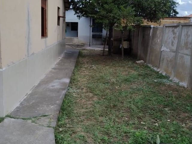 Casa com 420m² 2 quartos e 1 banheiro, à venda, no bairro Parque Jóquei Club em Campos dos Goytacazes