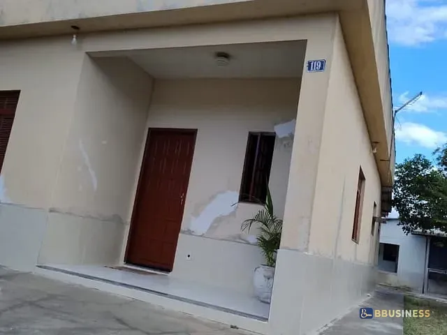 Casa com 420m² 2 quartos e 1 banheiro, à venda, no bairro Parque Jóquei Club em Campos dos Goytacazes