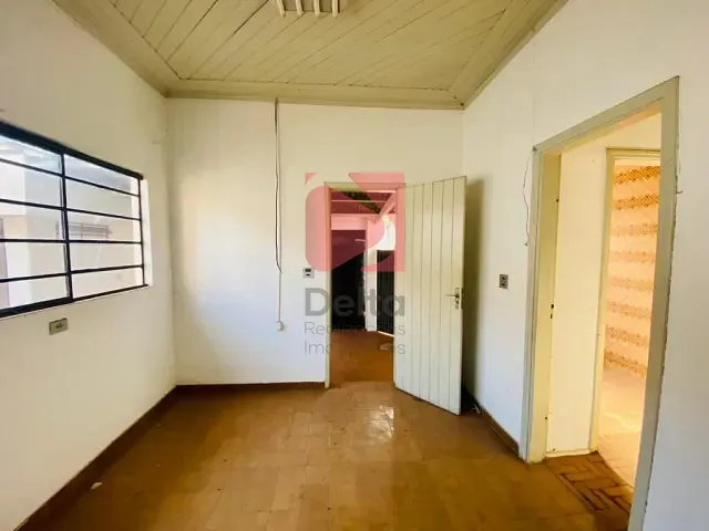 Casa 3 quartos e 1 banheiro, à venda, no bairro Centro em Pirassununga