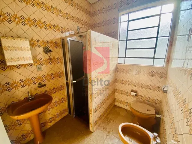 Casa 3 quartos e 1 banheiro, à venda, no bairro Centro em Pirassununga