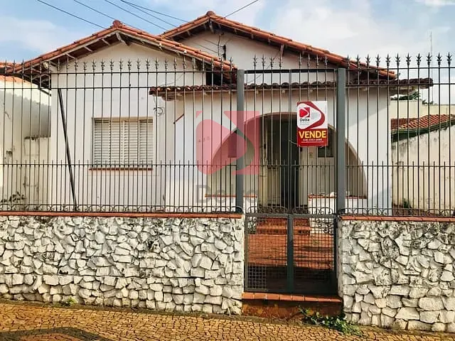 Casa 3 quartos e 1 banheiro, à venda, no bairro Centro em Pirassununga