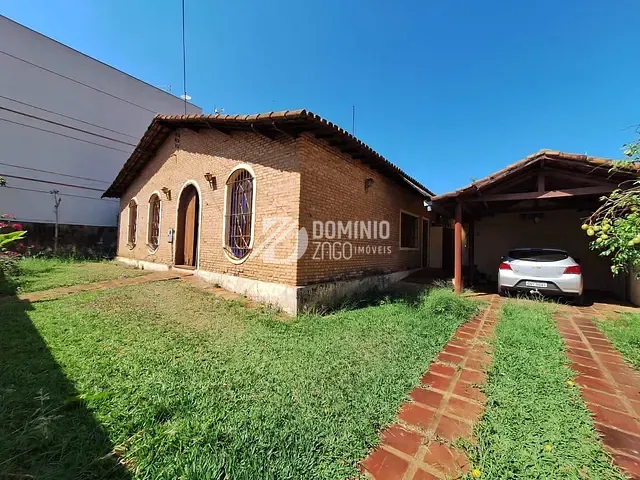 Casa com 800m² 3 quartos e 3 banheiros, à venda, no bairro Santa Maria em Uberaba