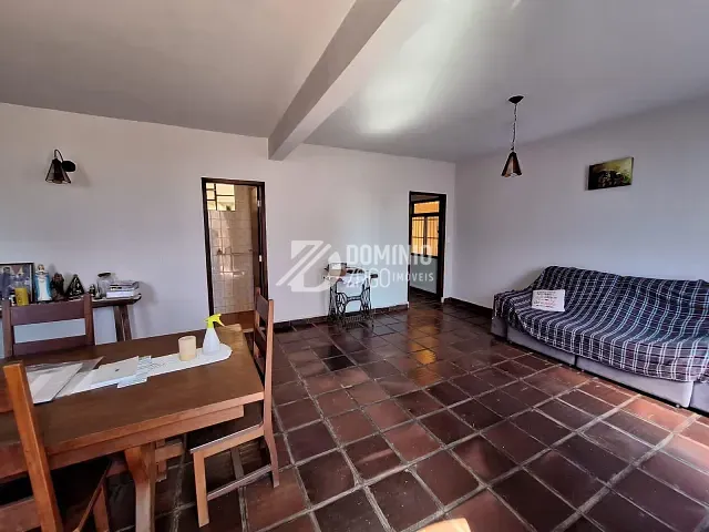 Casa com 800m² 3 quartos e 3 banheiros, à venda, no bairro Santa Maria em Uberaba
