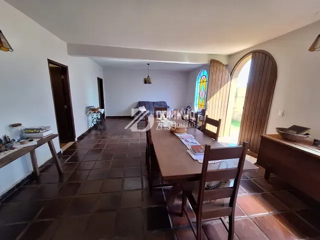 Casa com 800m² 3 quartos e 3 banheiros, à venda, no bairro Santa Maria em Uberaba