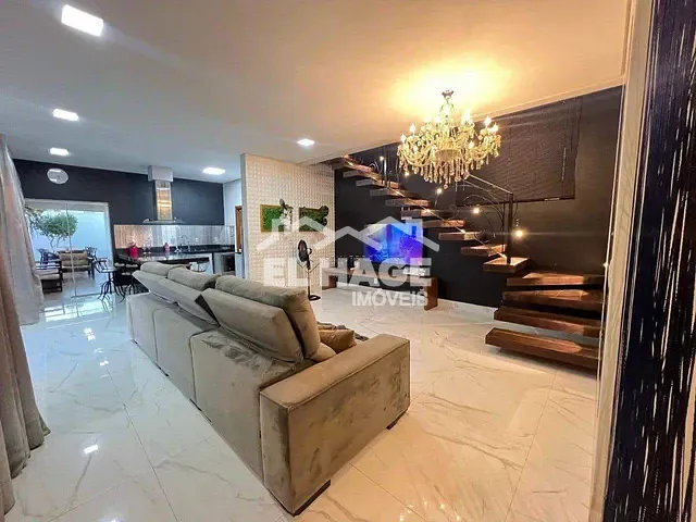 Casa com 425m² 4 quartos e 6 banheiros, à venda, no bairro Petrópolis em Várzea Grande