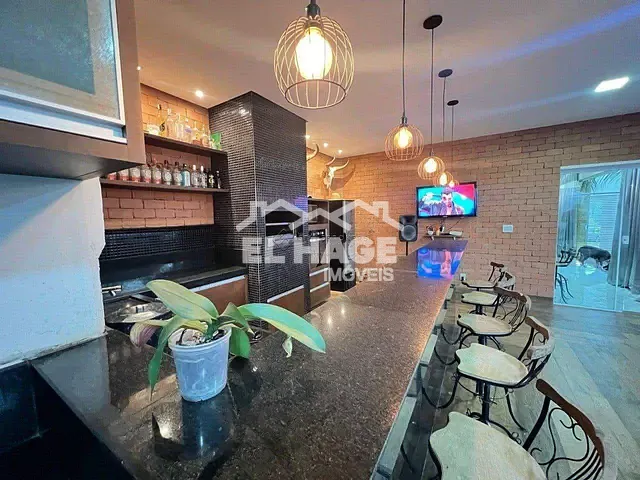 Casa com 425m² 4 quartos e 6 banheiros, à venda, no bairro Petrópolis em Várzea Grande