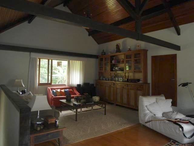 Casa com 3000m² 8 quartos e 1 banheiro, à venda, no bairro Castelanea em Petrópolis