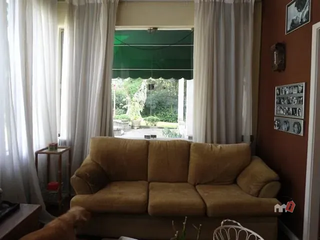 Casa com 3000m² 8 quartos e 1 banheiro, à venda, no bairro Castelanea em Petrópolis