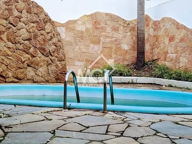 Casa com 280m² 5 quartos e 4 banheiros, à venda, no bairro Centro em Pelotas