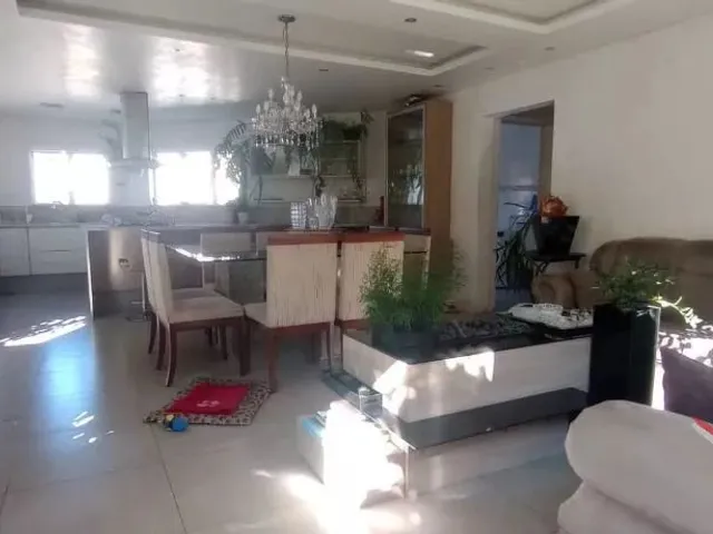 Casa com 440m² 3 quartos e 4 banheiros, à venda, no bairro Abranches em Curitiba