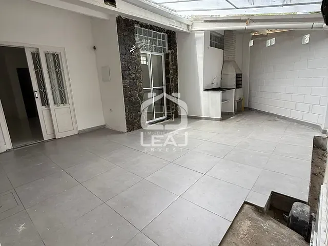 Casa com 192m² 3 quartos e 2 banheiros, à venda, no bairro Vila Cordeiro em São Paulo