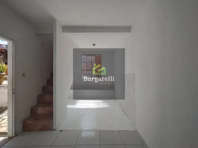 Casa 3 quartos e 3 banheiros, para alugar, no bairro Costa Pinto em Lavras