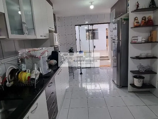 Casa 3 quartos e 3 banheiros, à venda, no bairro Leonor em Londrina