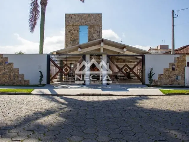 Casa com 444m² 3 quartos e 4 banheiros, à venda, no bairro Indaiá em Caraguatatuba