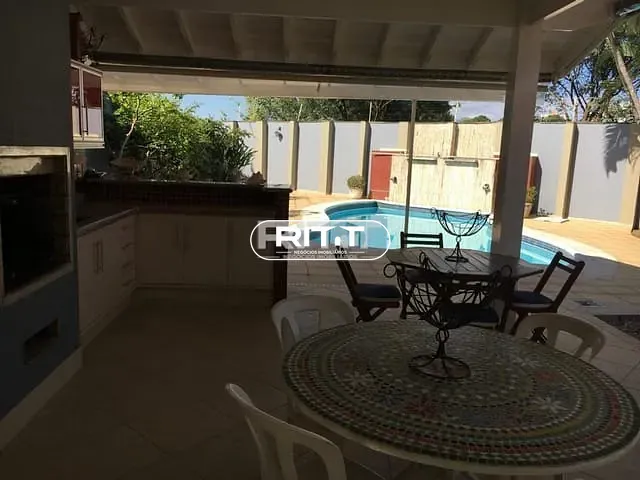 Casa com 1047m² 5 quartos e 3 banheiros, à venda, no bairro Jardim Madalena em Campinas