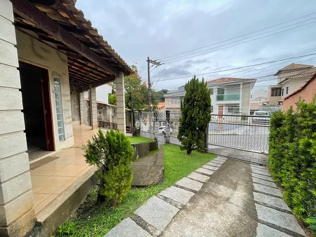 Casa 3 quartos e 4 banheiros, à venda, no bairro Jardim Amália em Volta Redonda