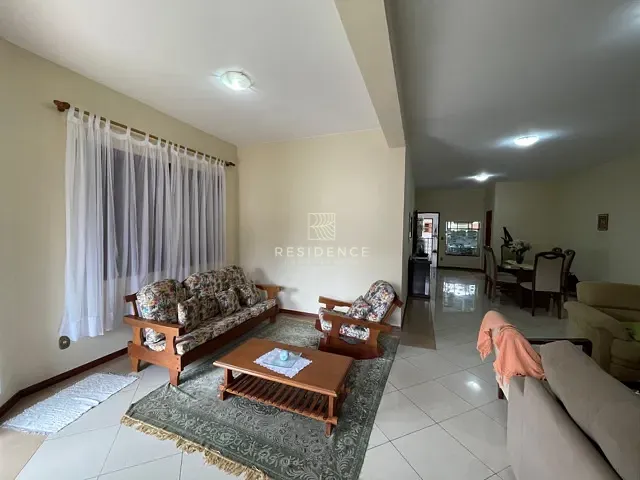 Casa 3 quartos e 4 banheiros, à venda, no bairro Jardim Amália em Volta Redonda