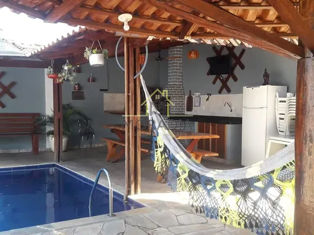 Casa com 375m² 3 quartos e 3 banheiros, à venda, no bairro Parque das Orquideas em Guaxupé