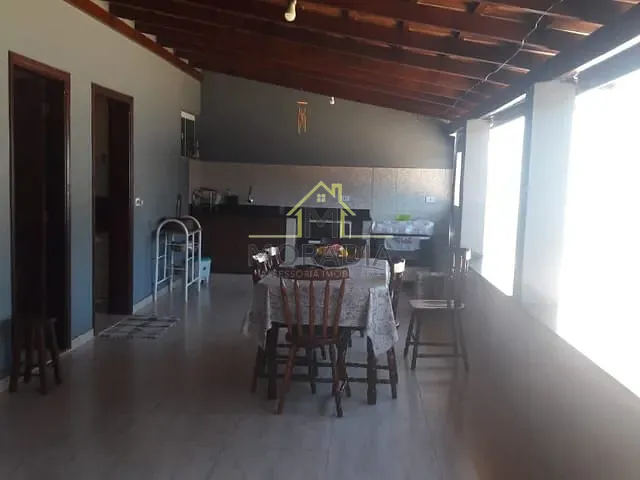 Casa com 375m² 3 quartos e 3 banheiros, à venda, no bairro Parque das Orquideas em Guaxupé
