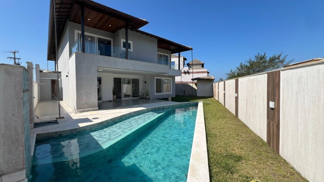 Casa com 384m² 4 quartos e 5 banheiros, à venda, no bairro Praia do Foguete em Cabo Frio