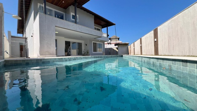 Casa com 384m² 4 quartos e 5 banheiros, à venda, no bairro Praia do Foguete em Cabo Frio