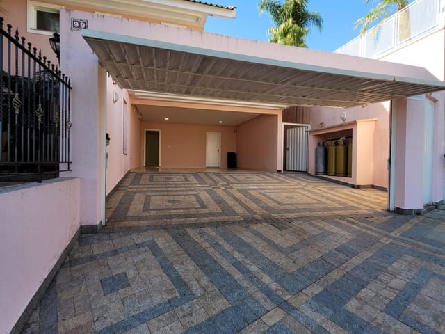 Casa com 700m² 4 quartos e 4 banheiros, à venda, no bairro Estrela em Ponta Grossa