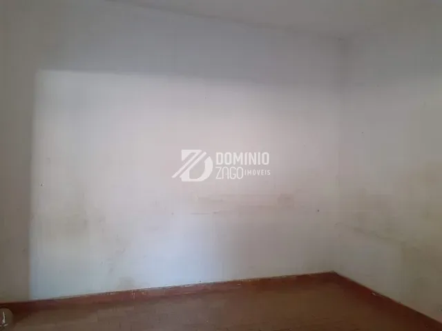 Casa com 360m² 3 quartos e 3 banheiros, à venda, no bairro Parque das Américas em Uberaba