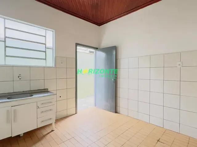 Casa com 120m² 2 quartos e 1 banheiro, para alugar, no bairro Jardim Bela Vista em São José dos Campos