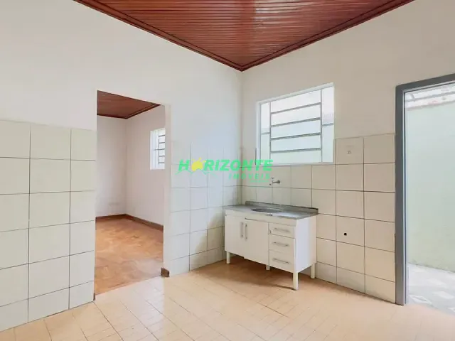 Casa com 120m² 2 quartos e 1 banheiro, para alugar, no bairro Jardim Bela Vista em São José dos Campos