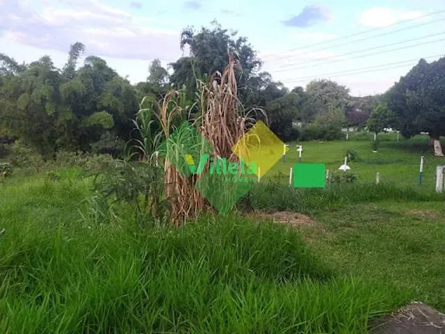 Casa à venda, no bairro Vila Áurea em Poá