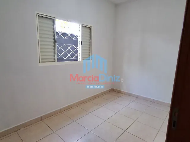 Casa 2 quartos e 1 banheiro, para alugar, no bairro Joaquim de Paula Ribeiro em Ituverava