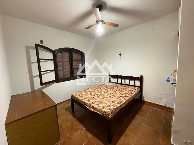 Casa com 300m² 3 quartos e 2 banheiros, à venda, no bairro Aruan em Caraguatatuba