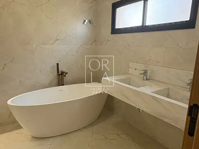 Casa com 407m² 4 quartos e 6 banheiros, à venda, no bairro Fazenda Gameleira em Goiânia