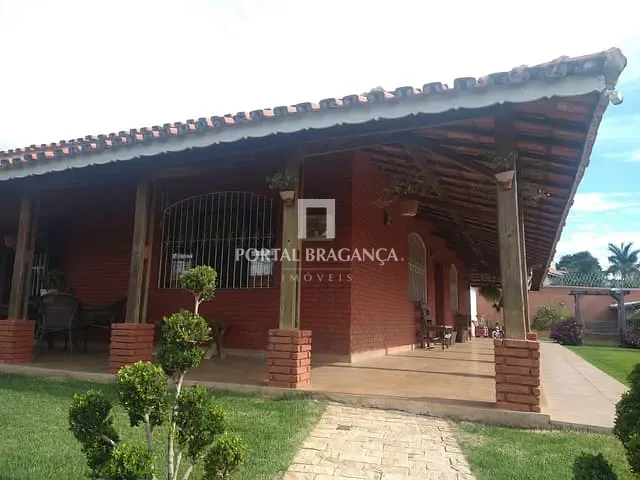 Casa com 1483m² 6 quartos e 6 banheiros, à venda, no bairro Lagos de Santa Helena em Bragança Paulista