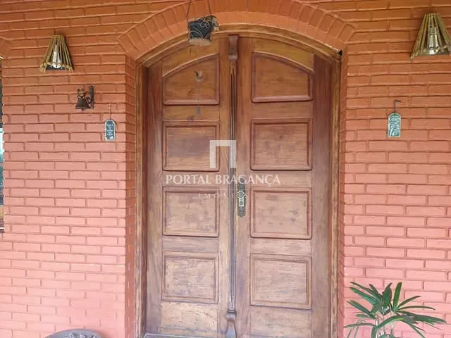 Casa com 1483m² 6 quartos e 6 banheiros, à venda, no bairro Lagos de Santa Helena em Bragança Paulista