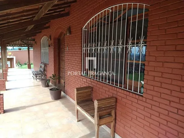 Casa com 1483m² 6 quartos e 6 banheiros, à venda, no bairro Lagos de Santa Helena em Bragança Paulista