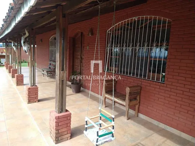 Casa com 1483m² 6 quartos e 6 banheiros, à venda, no bairro Lagos de Santa Helena em Bragança Paulista