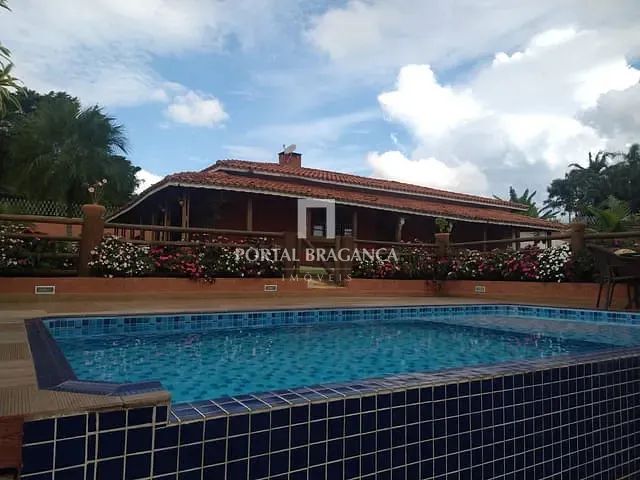 Casa com 1483m² 6 quartos e 6 banheiros, à venda, no bairro Lagos de Santa Helena em Bragança Paulista