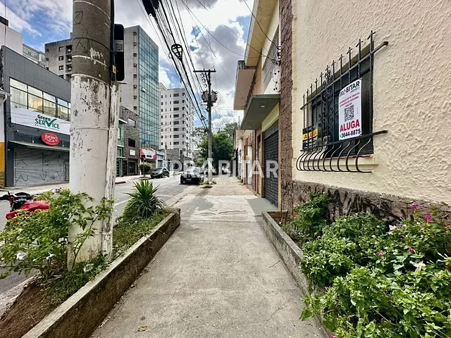 Casa com 310m² 1 quarto e 3 banheiros, para alugar, no bairro Lapa em São Paulo